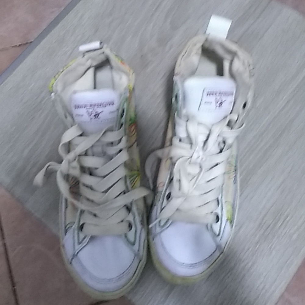 True Religion canvas hand-decorated sneaker